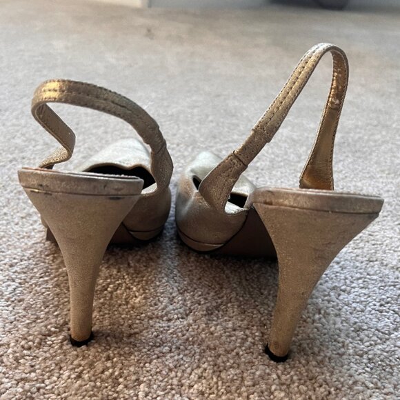 Tahari Pumps | Size 10 - Picture 3 of 3